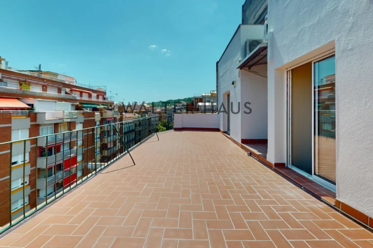 Penthouse flambant neuf avec terrasse privée à Sant Antoni, Barcelone