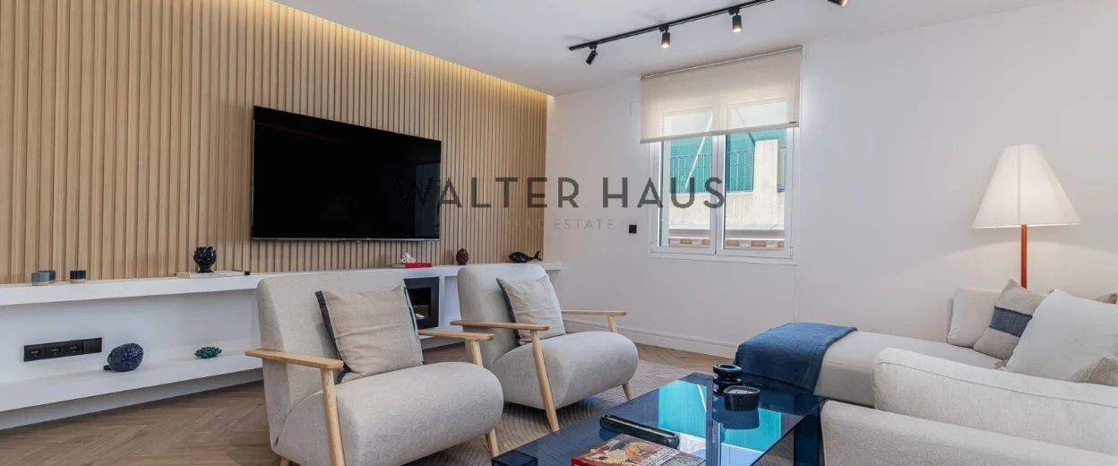 Appartement rénové à vendre dans un immeuble classique du quartier de Cortes-Huertas, à Madrid