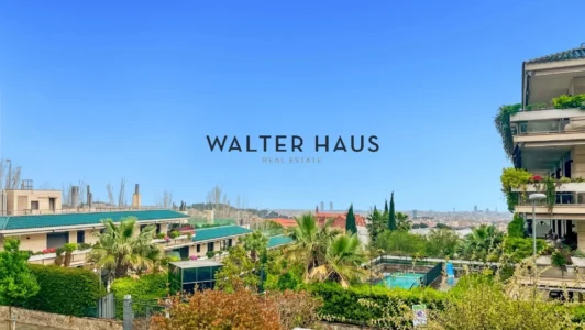 Piso en venta con terraza privada y vistas al mar en Torre Vilana, Barcelona