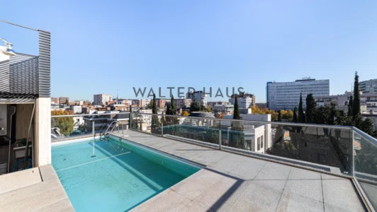 Duplex extérieur à vendre à El Viso, Madrid.