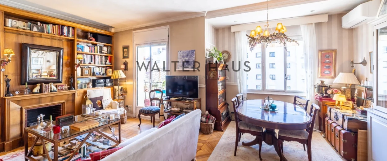 Apartment to renovate with very good natural light in the Lista area, Madrid.