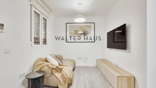 Renovated apartment for sale in Arapiles, Madrid