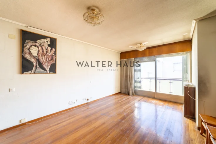 Piso para reformar en venta en Arapiles, Madrid