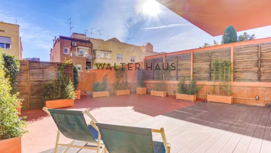 Renovated apartment with large private terrace in Putxet, Barcelona