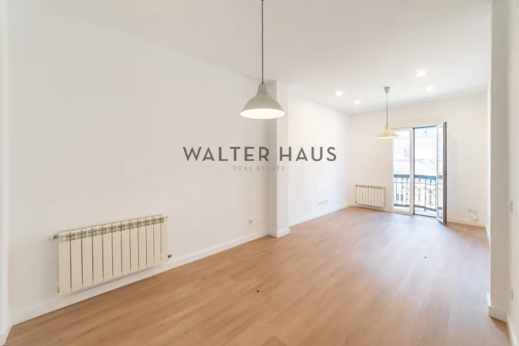 Renovated apartment for sale in Trafalgar, Madrid.