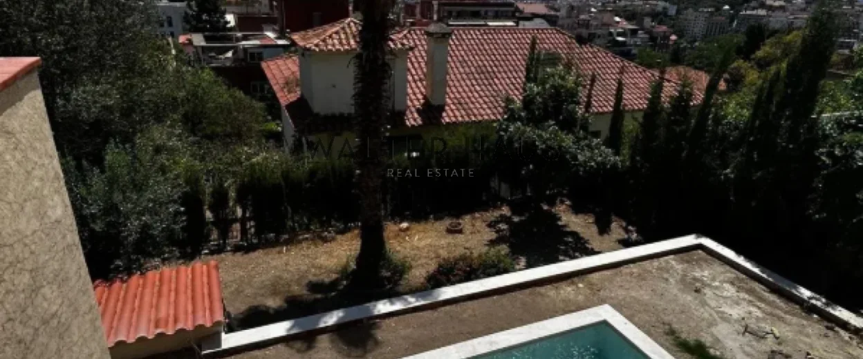 Villa rénovée avec piscine et vue panoramique à vendre à Vallcarca, Barcelone