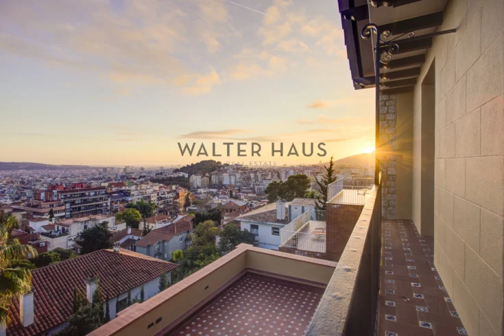 Renovated villa with pool and panoramic views for sale in Vallcarca, Barcelona