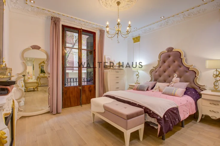 Duplex with private terraces in a royal estate in Poble Sec, Barcelona