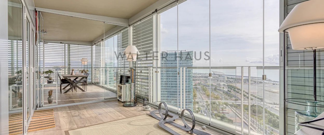 Pis de lloguer amb terrassa, pàrquing i piscina comunitària a Diagonal Mar, Barcelona