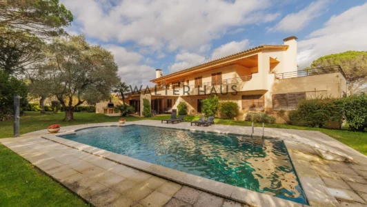 Luxury house with pool and tennis court, Santa Cristina d’Aro