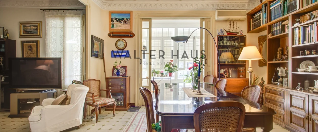 Appartement avec deux expositions à rénover à vendre à L’Antiga Esquerra de l’Eixample, Barcelone