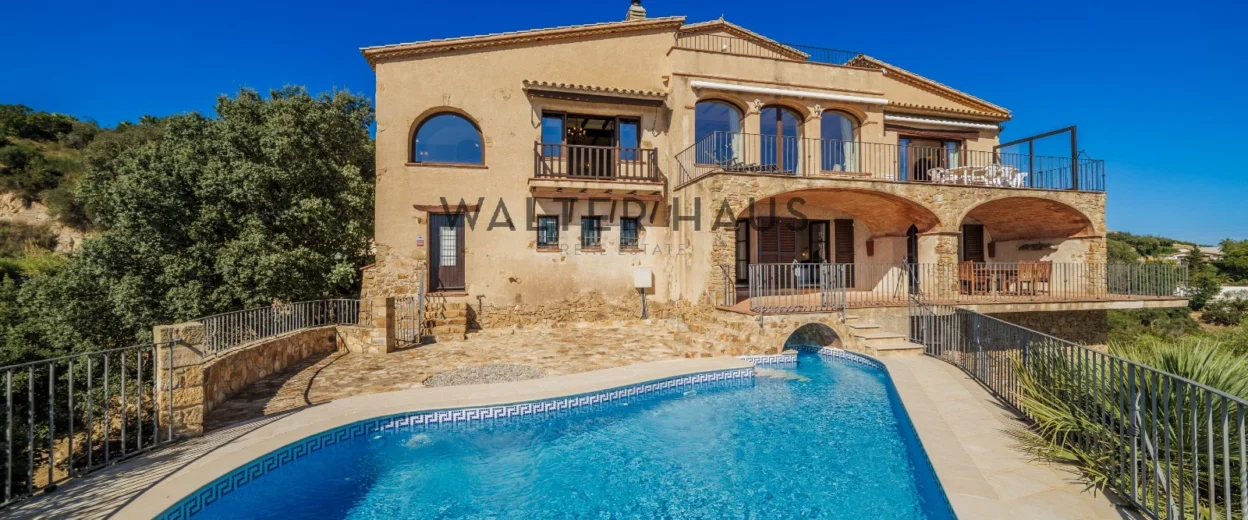 Casa d´inspiració catalana amb piscina i espectaculars vistes al mar, Platja d´Aro