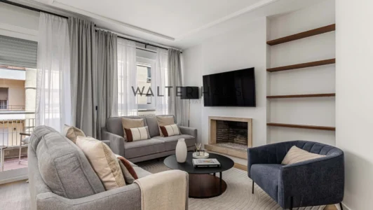 Exterior apartment for sale with terrace and storage room in Arapiles, Madrid