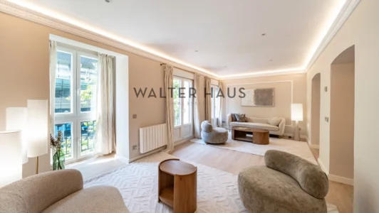 Appartement à vendre, entièrement rénové, à Goya, Madrid.