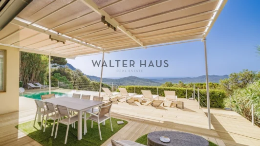 Casa moderna amb vistes panoràmiques al club de golf de Platja d’Aro, Girona