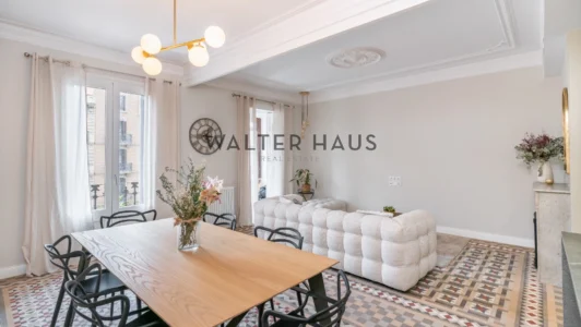 Appartement rénové à vendre dans le Quadrat d&rsquo;Or, Barcelone