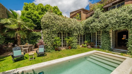 Casa – Hotel Boutique amb llicència hostalera, Corçà, Girona