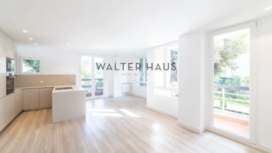 Luminoso piso de diseño en Nueva España, Madrid.