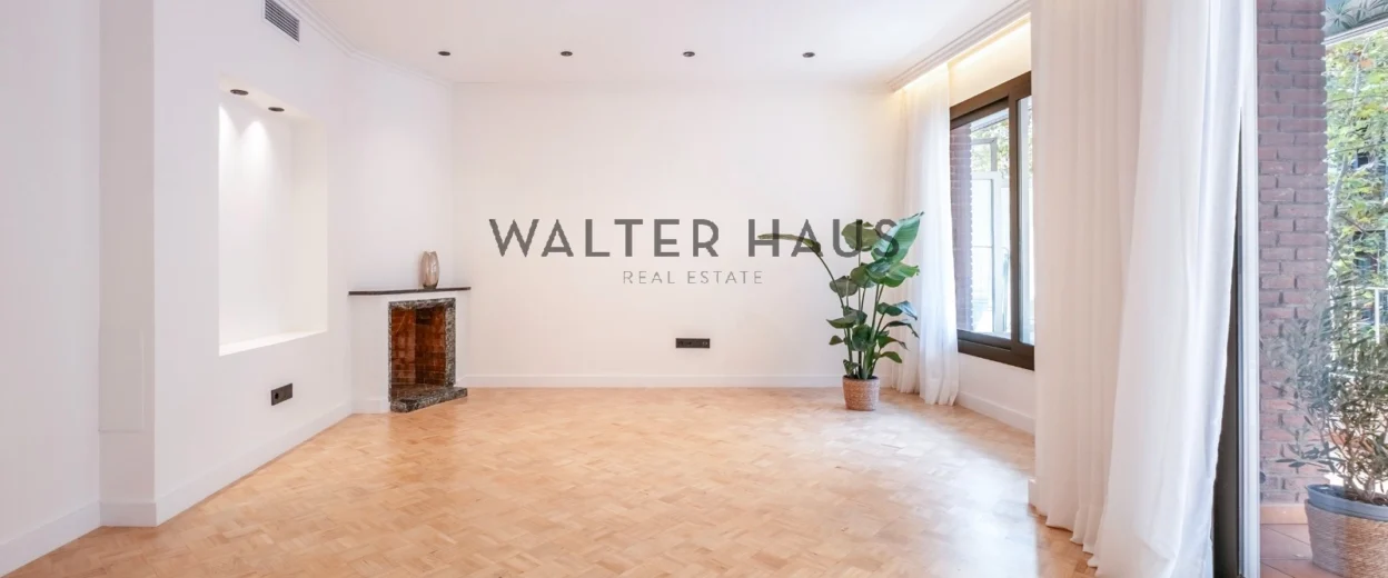 Renovated apartment with terrace in Enric Granados