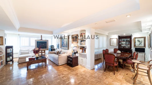 Apartment for sale in El Viso, Madrid.