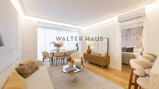 Piso en venta totalmente reformado en Recoletos, Madrid.