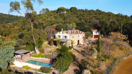 Masía restaurada en venta en Massanes, Girona