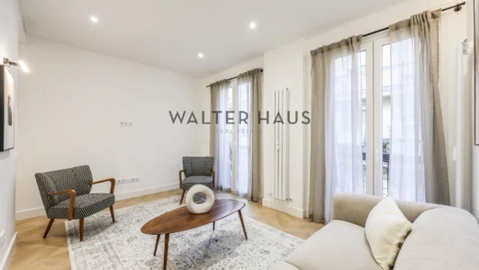 Appartement à vendre, rénové avec balcons, au cœur de Lista, Madrid.