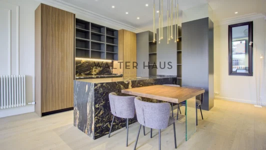 Appartement de luxe rénové à El Born, Barcelone