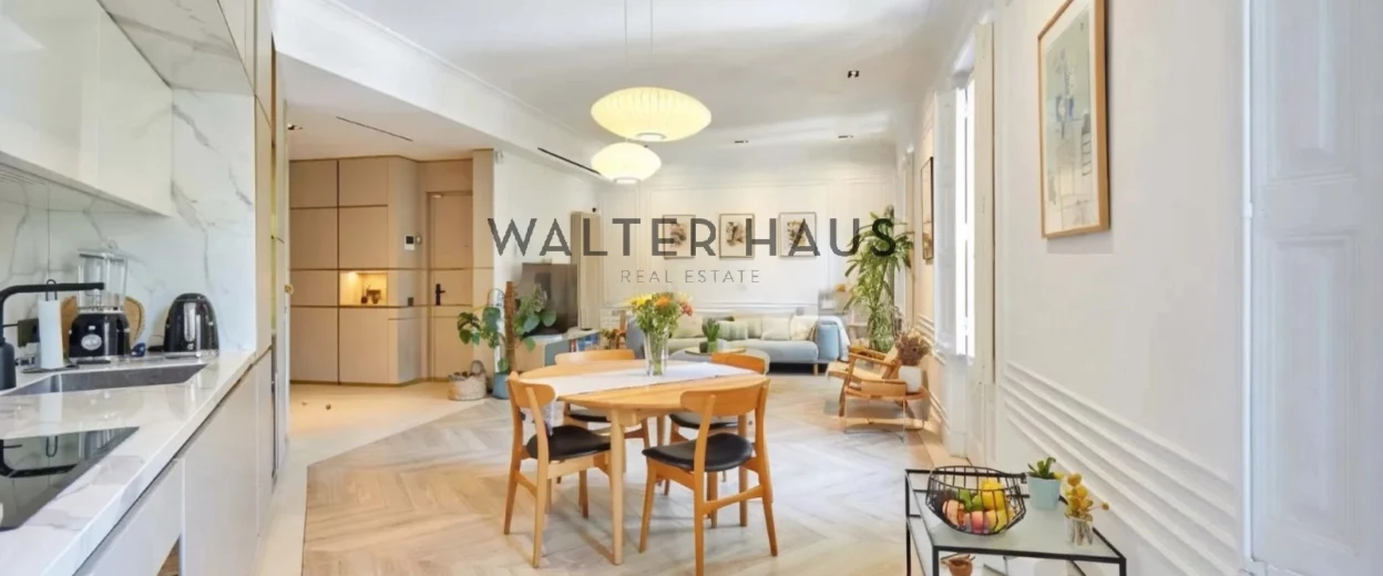 Appartement rénové avec terrasse à proximité du Passeig Sant Joan, Barcelone