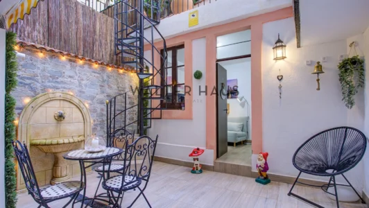 Duplex with private terraces in a royal estate in Poble Sec, Barcelona