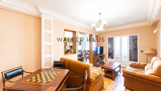 Renovated exterior apartment for sale in Trafalgar, Madrid