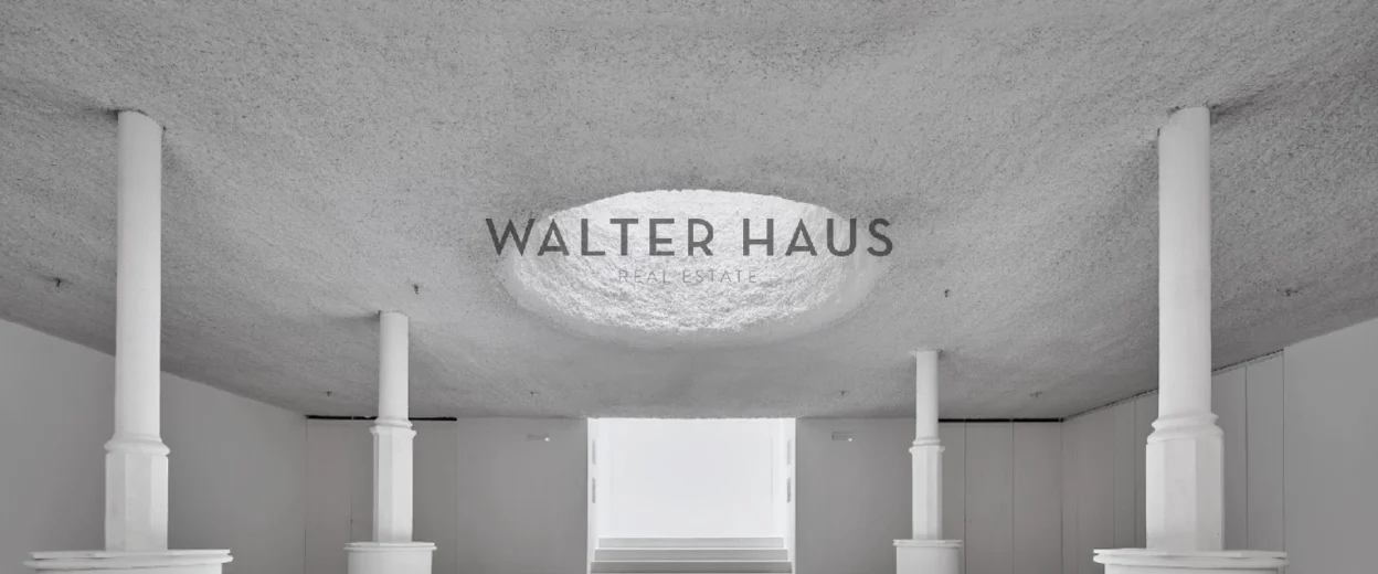 Locaux commerciaux design rénovés avec double accès dans le centre de Barcelone