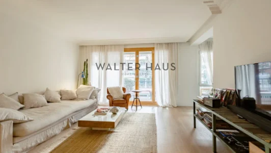 Piso reformado con terraza y parking en venta en La Bonanova, Barcelona