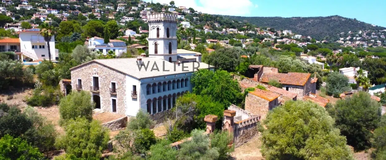 Château fortifié et mas avec licence touristique, Calonge