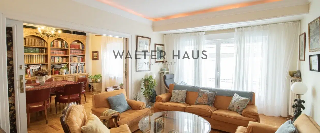 Apartment for sale to renovate exterior with balcony on Calle Fuente del Berro, Goya, Madrid