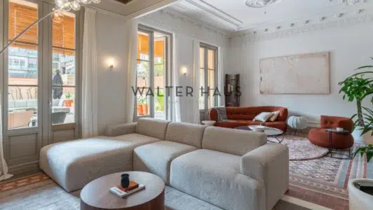 Protegit: Pis amb terrassa al carrer Girona, Barcelona