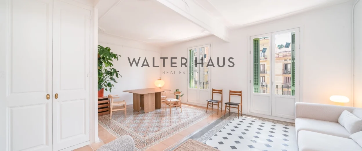 Appartement rénové de 3 chambres à vendre à Ronda Sant Antoni, Barcelone