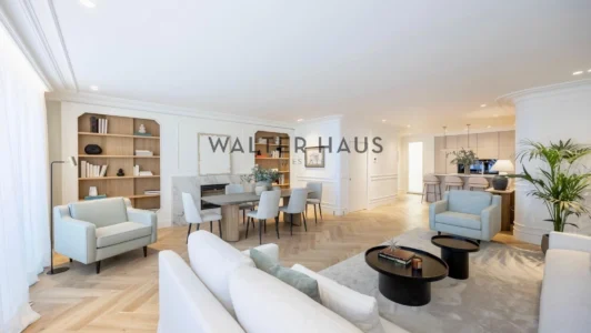 Pis en venda reformat a Recoletos, Madrid.