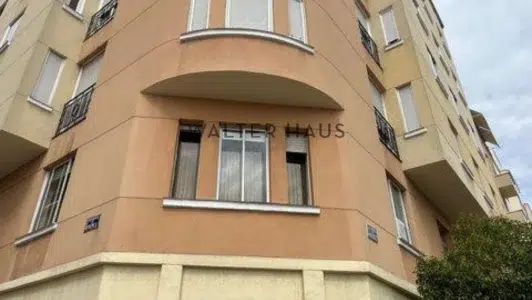 Protegido: Piso exterior a reformar en Ibiza, Madrid.