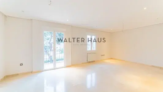 Piso en venta en Costillares, Madrid.