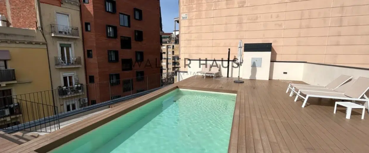 Duplex with communal pool near Plaza Espanya, Barcelona