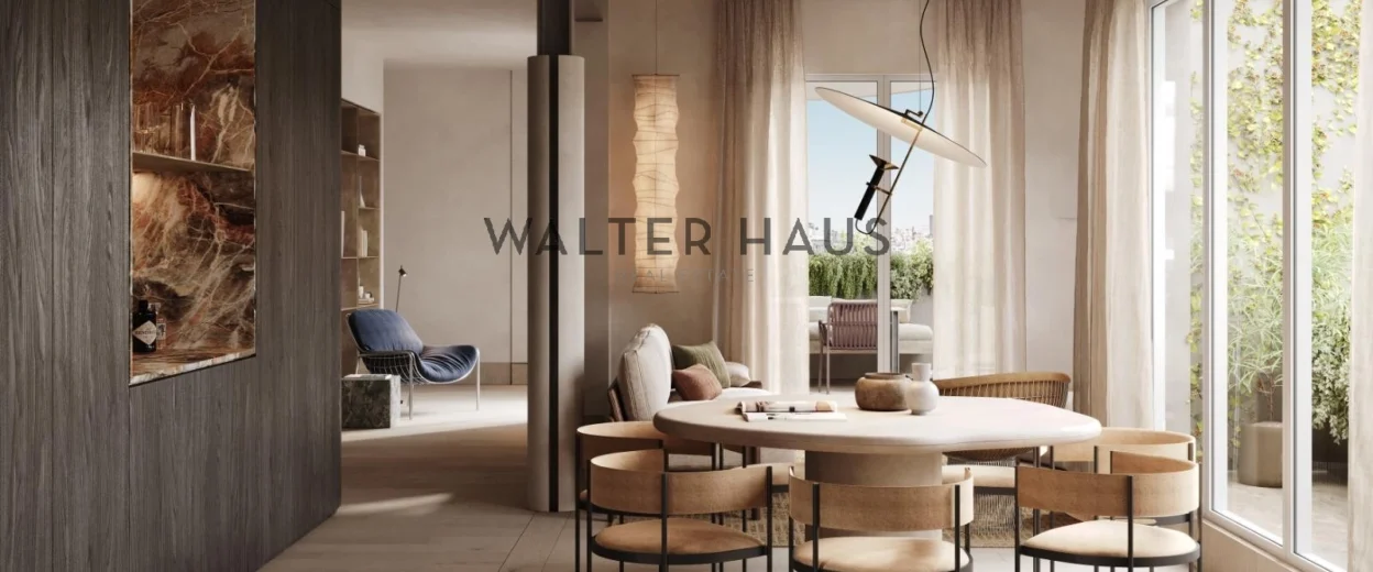 Penthouse for renovation for sale in Almagro, Madrid