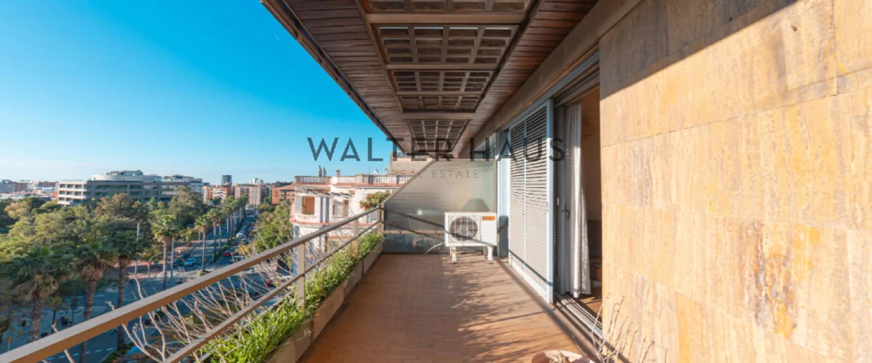 Penthouse with terrace and parking in Tres Torres, Barcelona