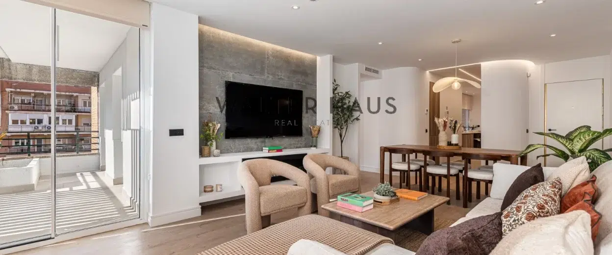 Apartment for sale in Jeronimos with terrace and garage in Jerónimos, Madrid.