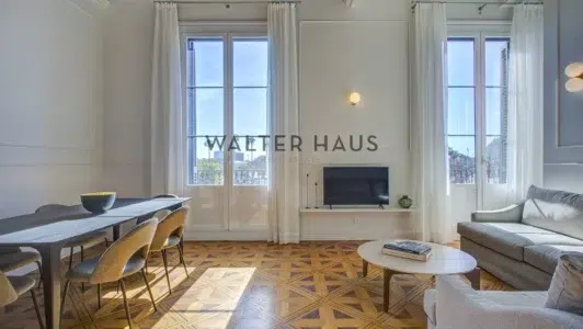 Exclusiu pis reformat a finca règia a Port Vell, Barcelona