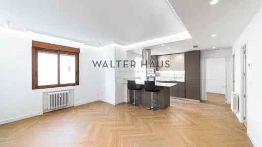 Pis en venda reformat a Goya, Madrid.