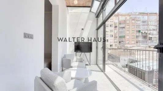 Appartement moderniste rénové à Sant Antoni, Barcelone